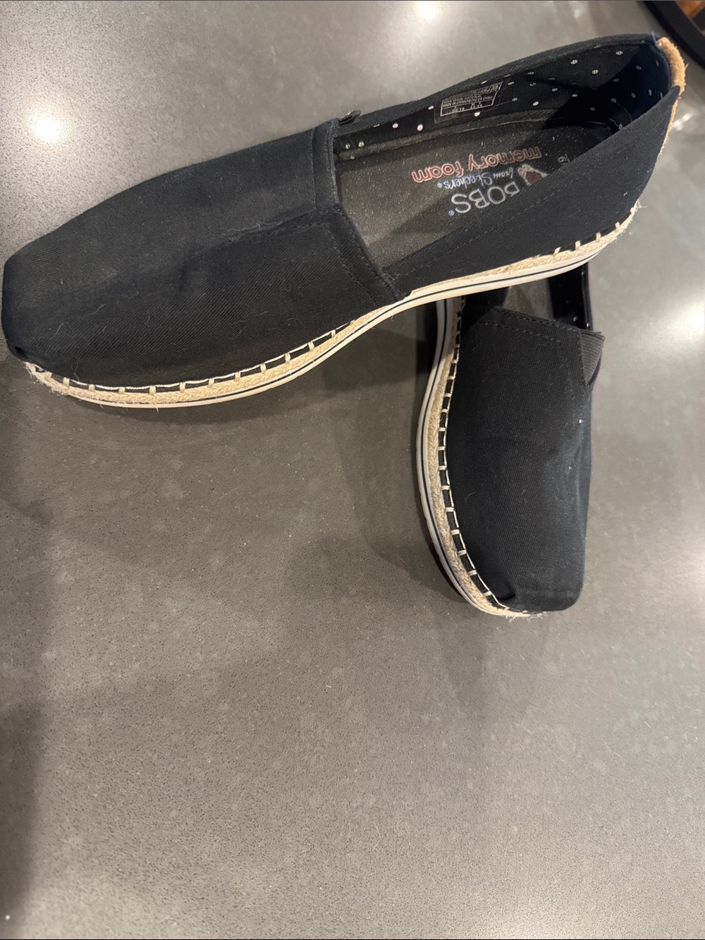 Bobs by Skechers size 9W
Black Slip-On Espadrille